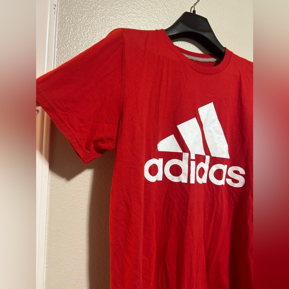 Adidas Red T- shirt the go-to performance T w/ white logo- size L - Picture 2 of 6